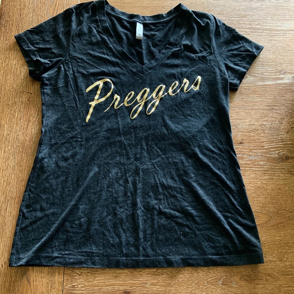 “Preggers” pregnancy announcement v neck t shirt